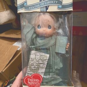 Limited edition Statue of Liberty Precious moments doll